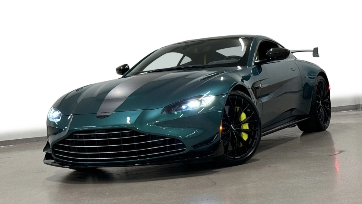 Aston Martin Vantage 2