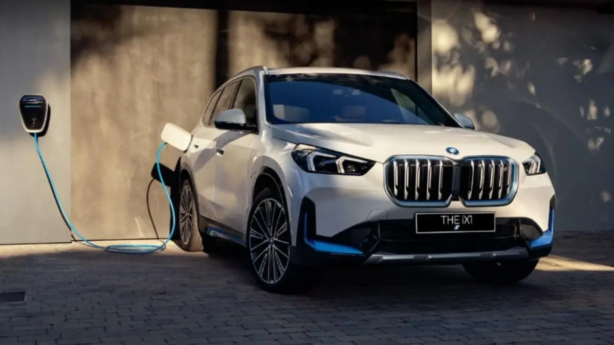 BMW iX1 LWB SUV Car